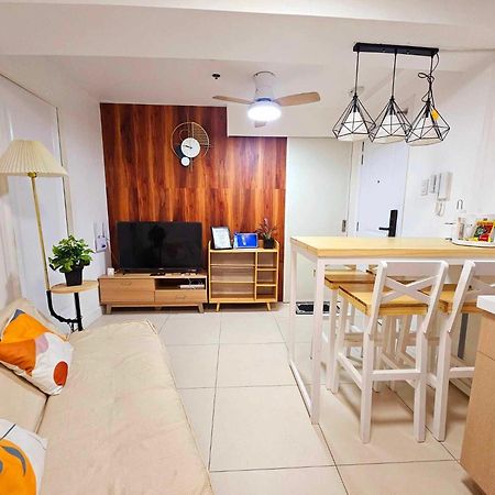 Acellyne'S Suites At The Residences At Commonwealth By Century 奎松市 外观 照片
