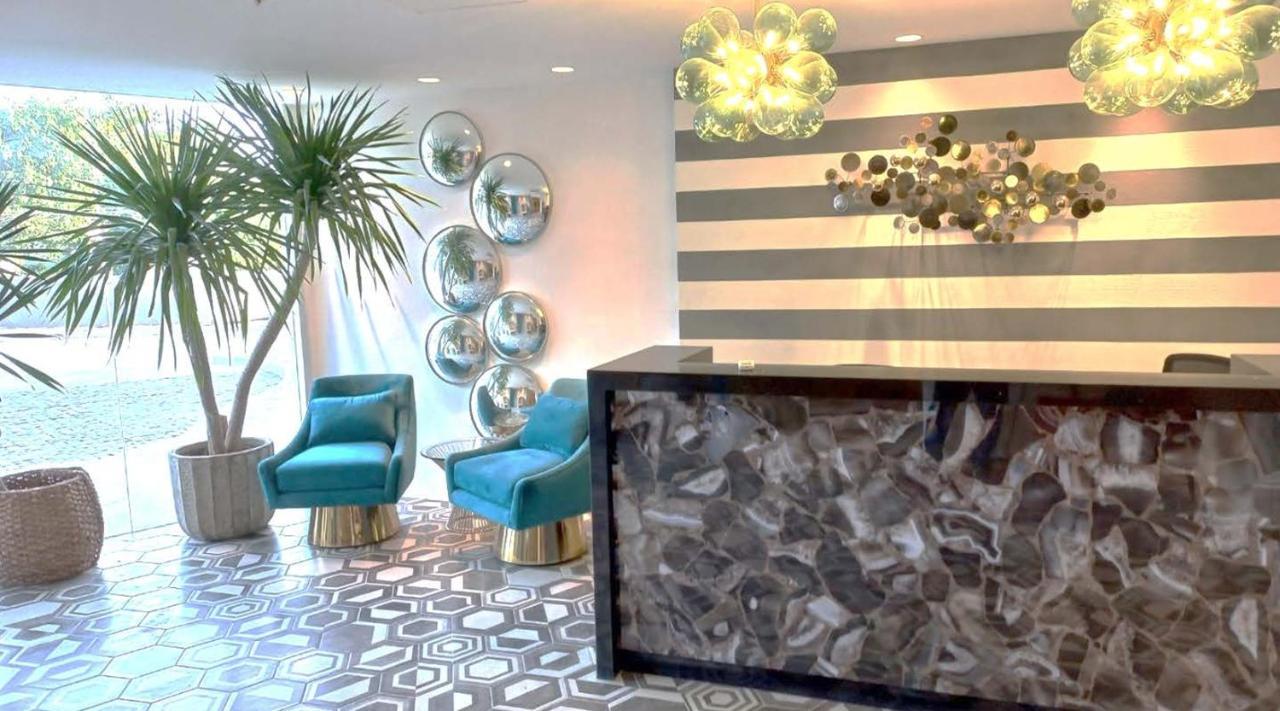 Acellyne'S Suites At The Residences At Commonwealth By Century 奎松市 外观 照片
