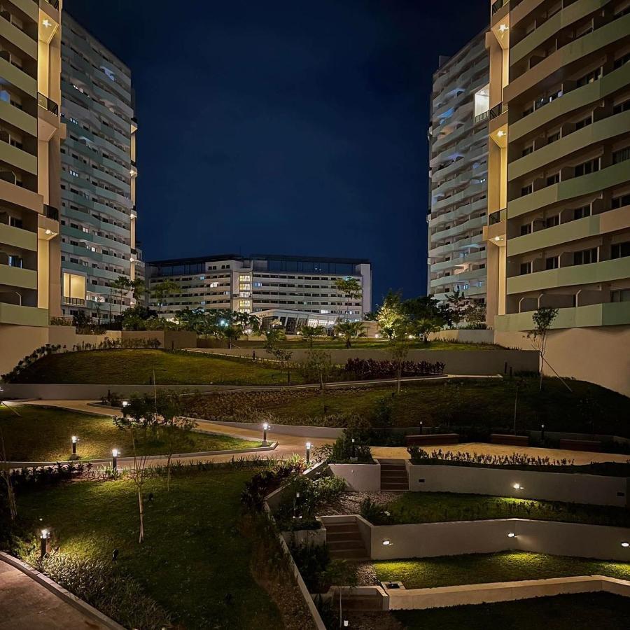 Acellyne'S Suites At The Residences At Commonwealth By Century 奎松市 外观 照片