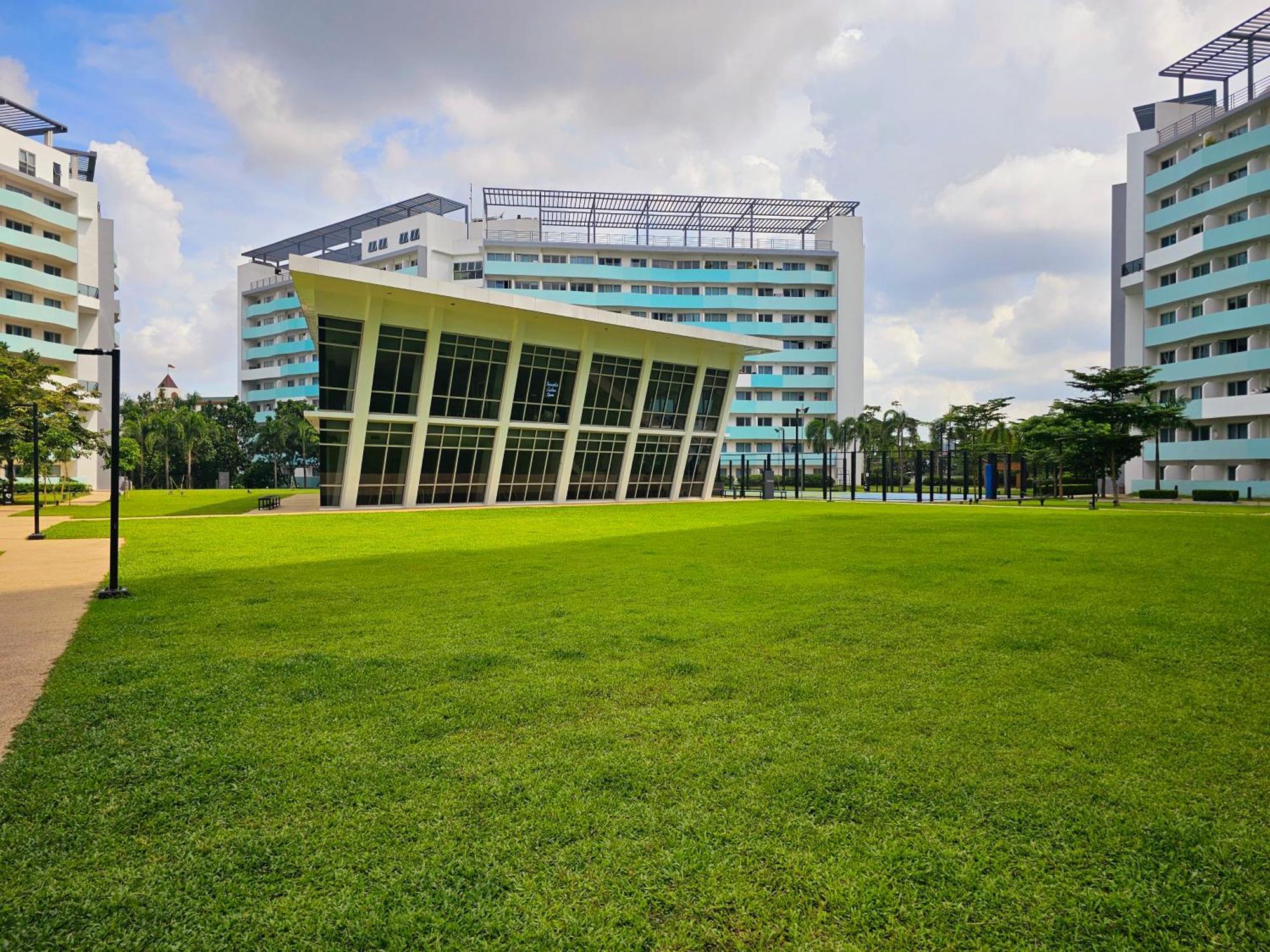 Acellyne'S Suites At The Residences At Commonwealth By Century 奎松市 外观 照片
