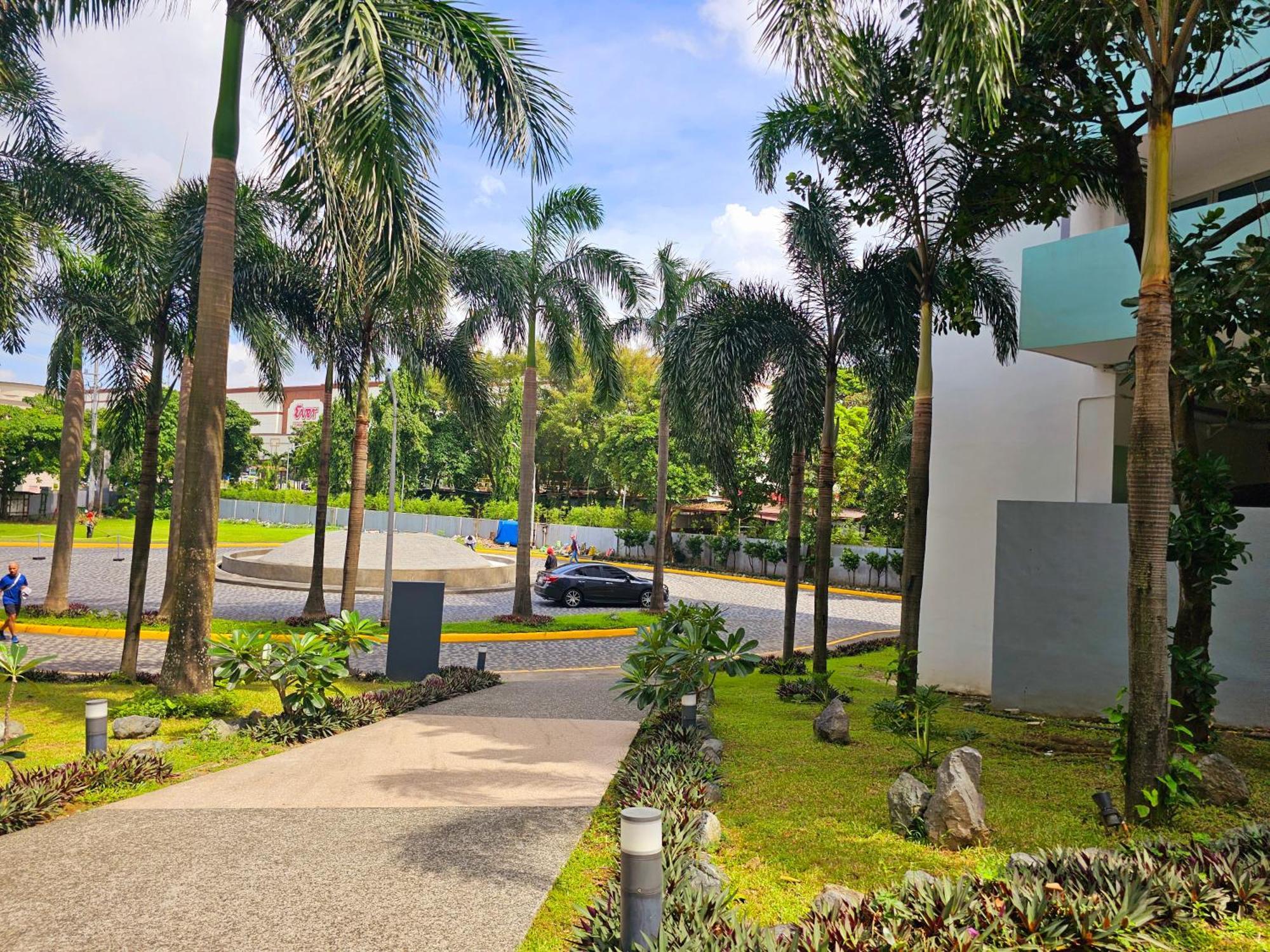 Acellyne'S Suites At The Residences At Commonwealth By Century 奎松市 外观 照片