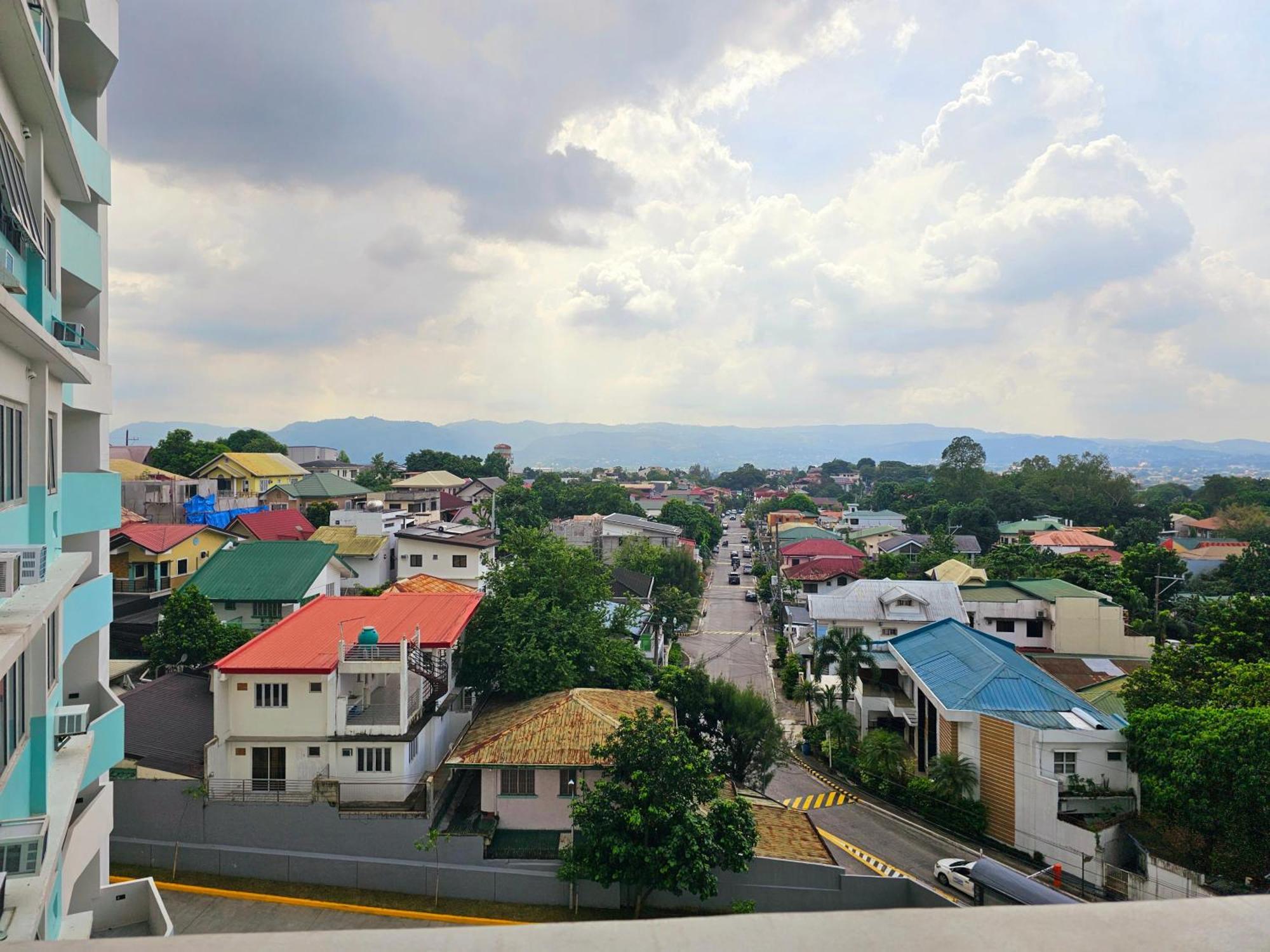 Acellyne'S Suites At The Residences At Commonwealth By Century 奎松市 外观 照片