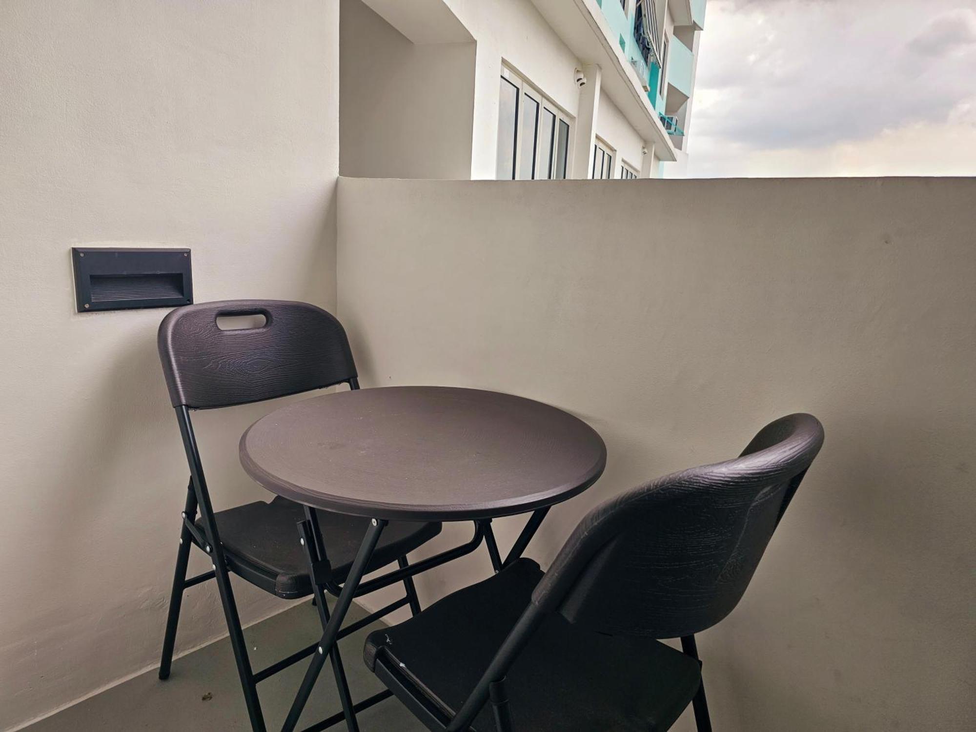Acellyne'S Suites At The Residences At Commonwealth By Century 奎松市 外观 照片
