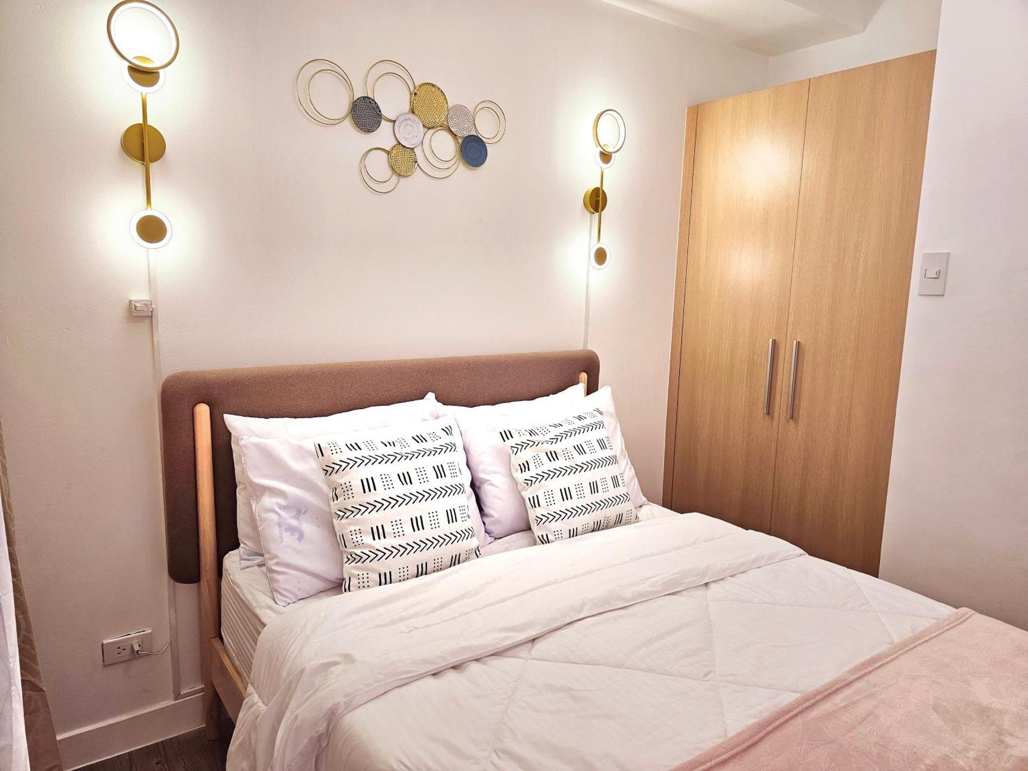 Acellyne'S Suites At The Residences At Commonwealth By Century 奎松市 外观 照片