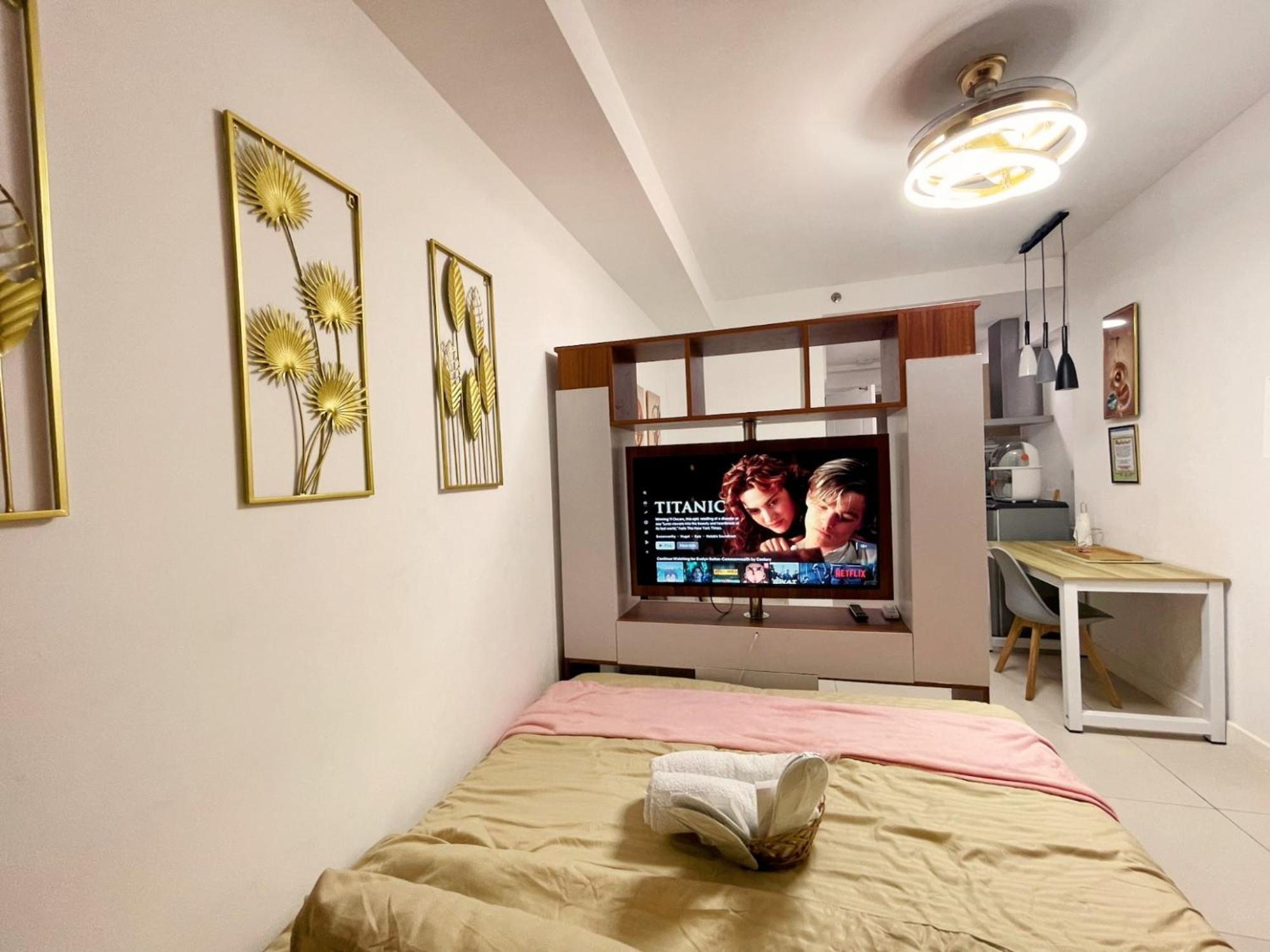 Acellyne'S Suites At The Residences At Commonwealth By Century 奎松市 客房 照片