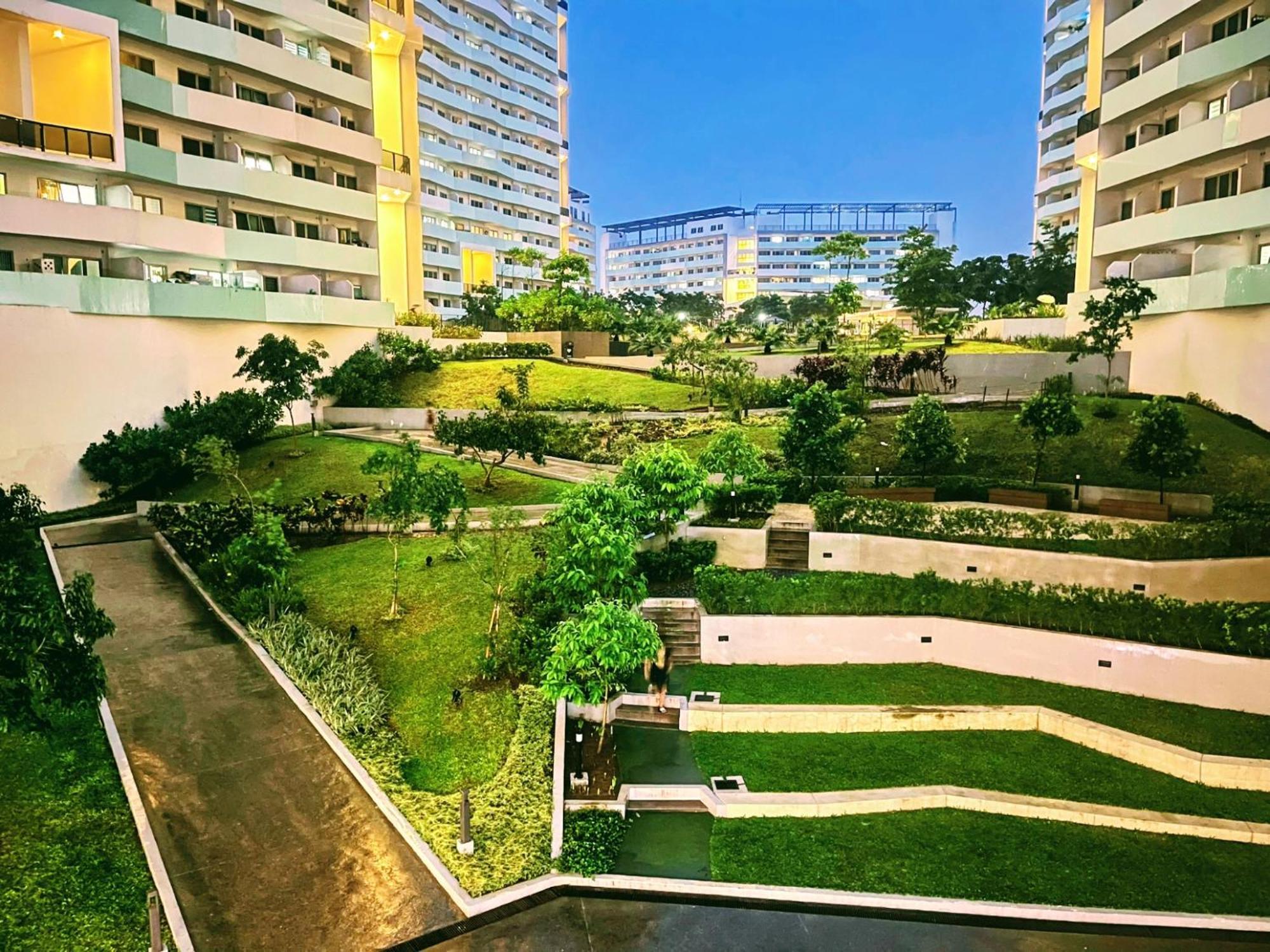 Acellyne'S Suites At The Residences At Commonwealth By Century 奎松市 外观 照片