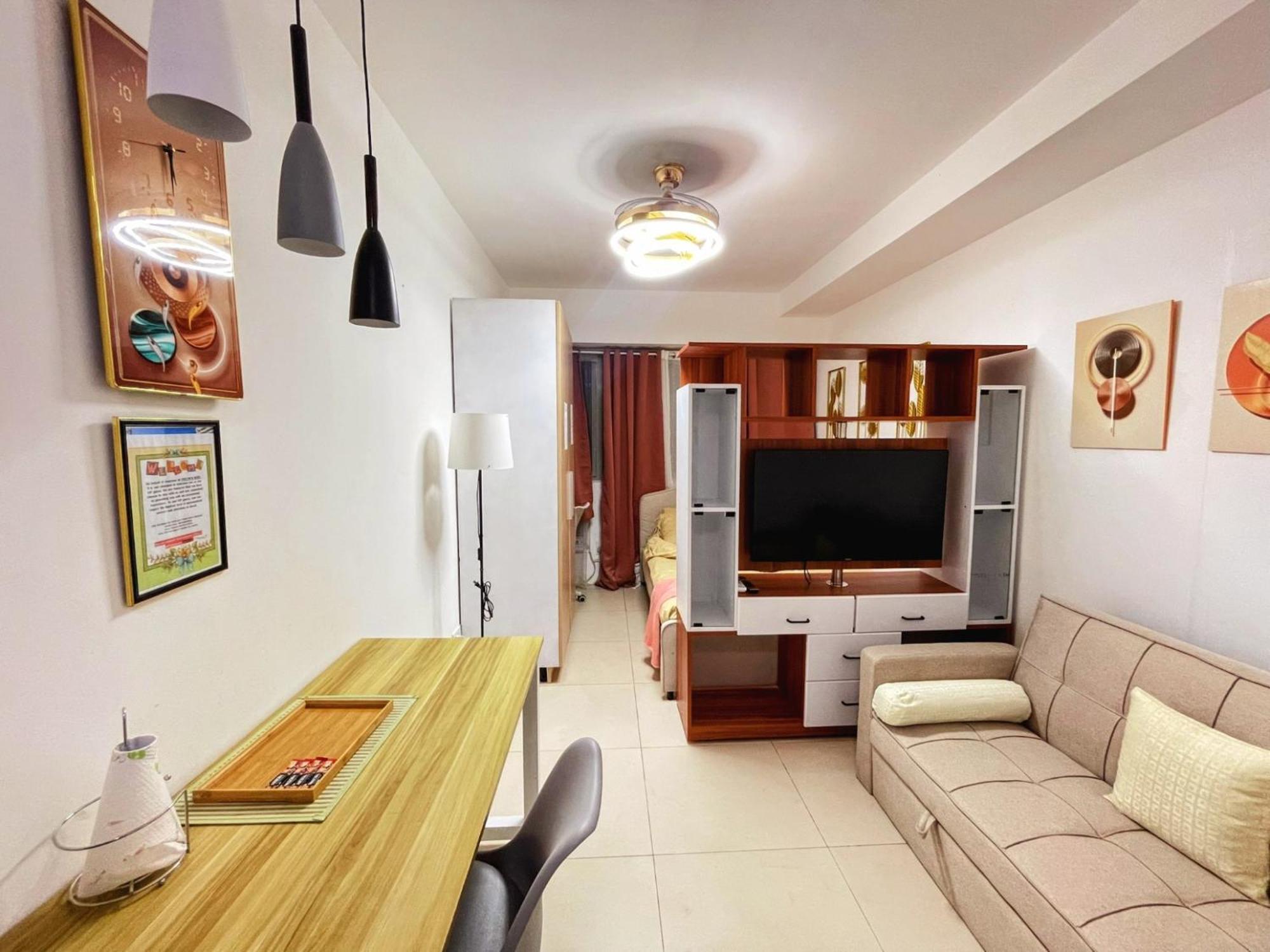 Acellyne'S Suites At The Residences At Commonwealth By Century 奎松市 客房 照片