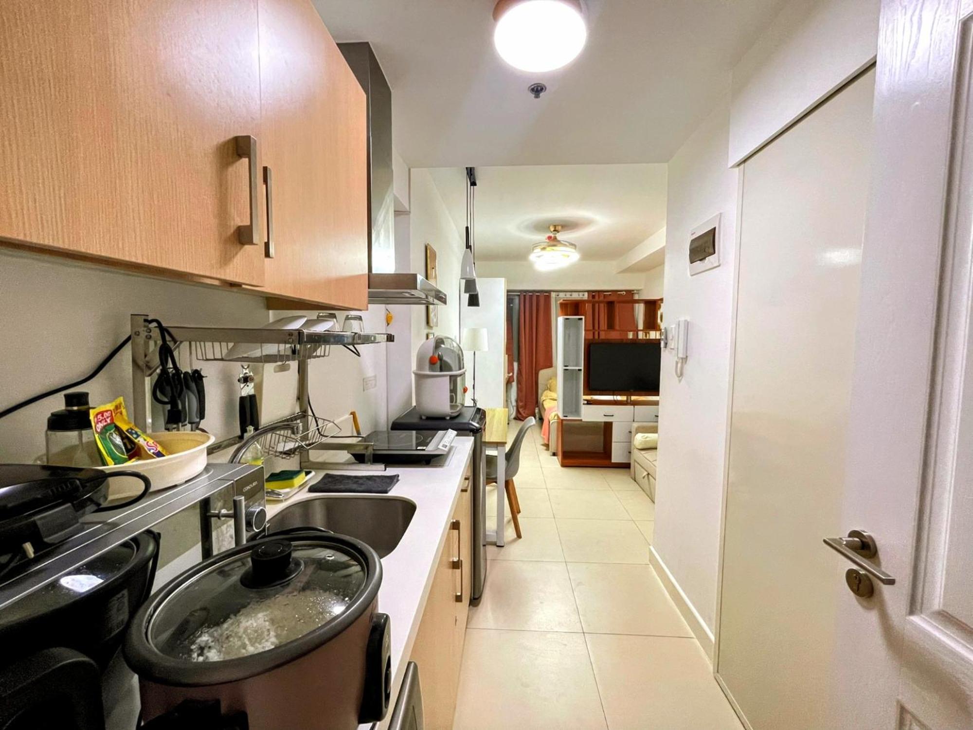 Acellyne'S Suites At The Residences At Commonwealth By Century 奎松市 客房 照片