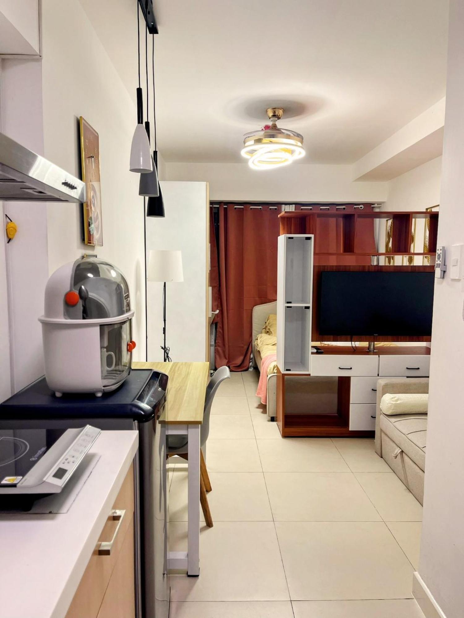 Acellyne'S Suites At The Residences At Commonwealth By Century 奎松市 客房 照片