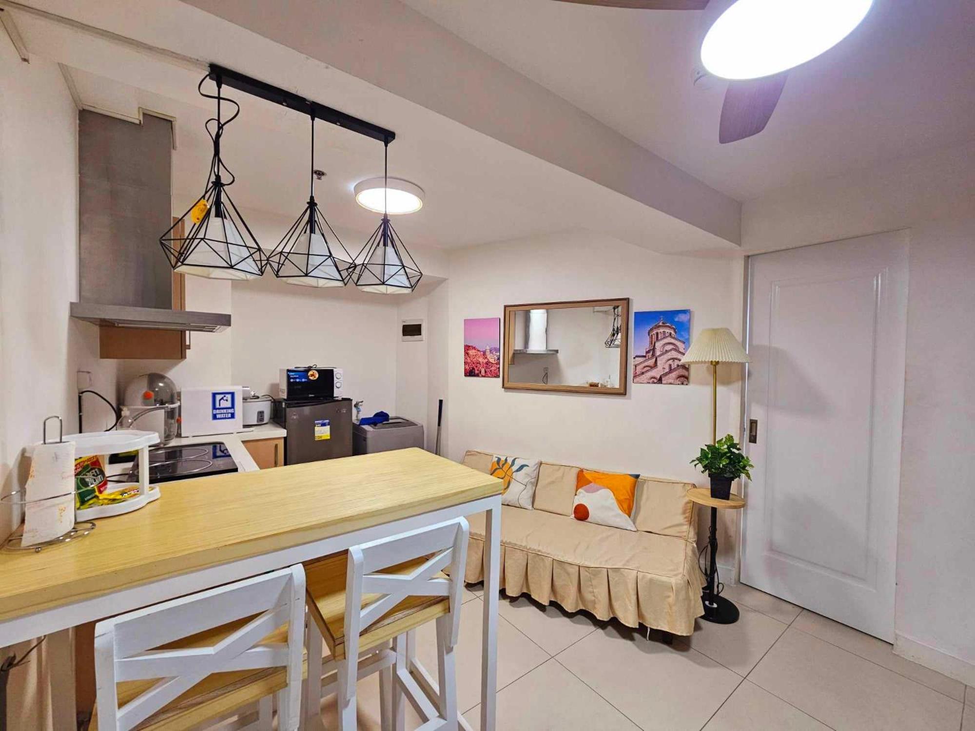 Acellyne'S Suites At The Residences At Commonwealth By Century 奎松市 外观 照片